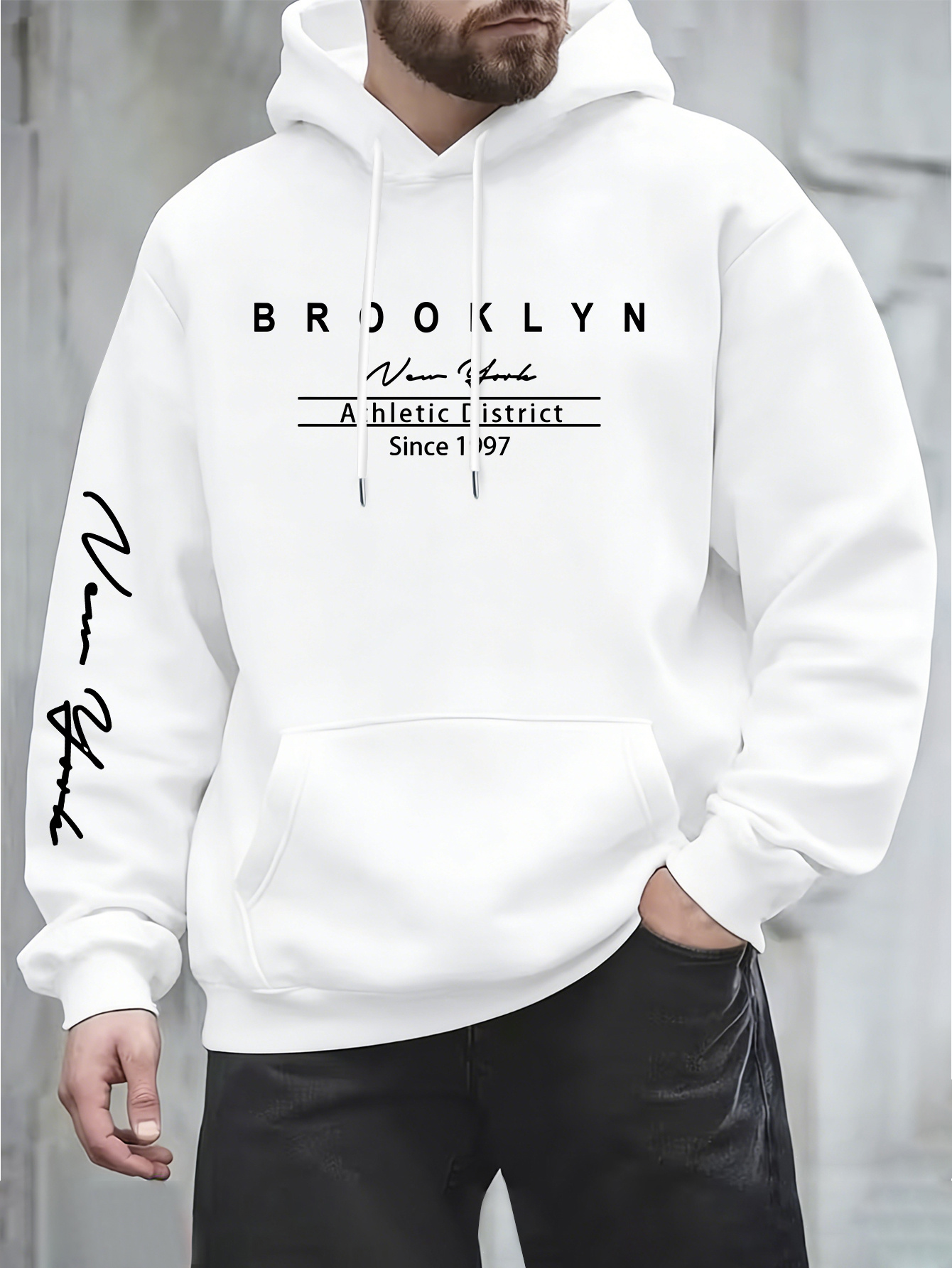 Street Fashion In New York - Hoodie pria bergaya urban di jalanan