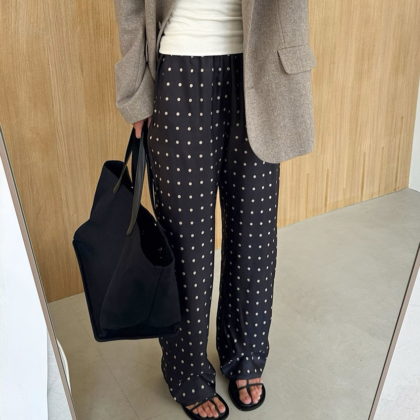 Celana Panjang Hitam Kasual Mo - Street Fashion Fall 2025 ulasan dan harga