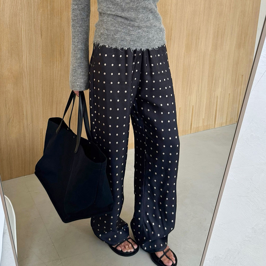 Celana Panjang Hitam Kasual Mo - Street Fashion Fall 2025 ulasan dan harga