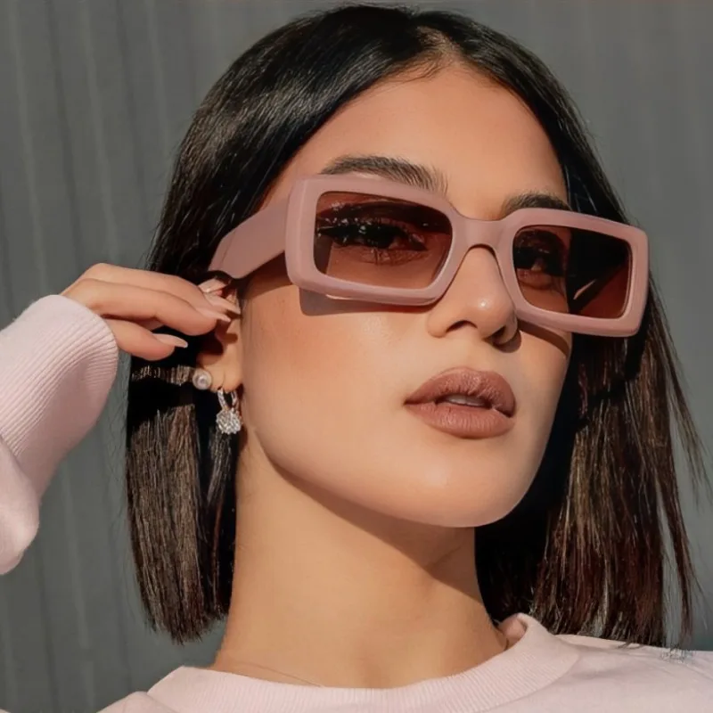 Kacamata Hitam Wanita Persegi  - Street Fashion Photo ulasan dan harga